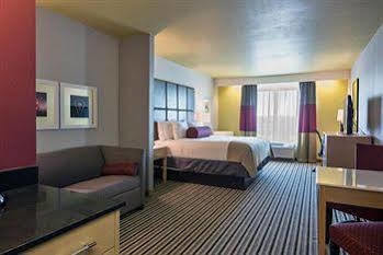 Express & By Ihg